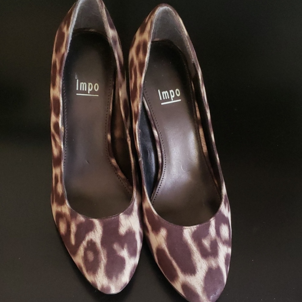 Shoes - Picture 2 of 3